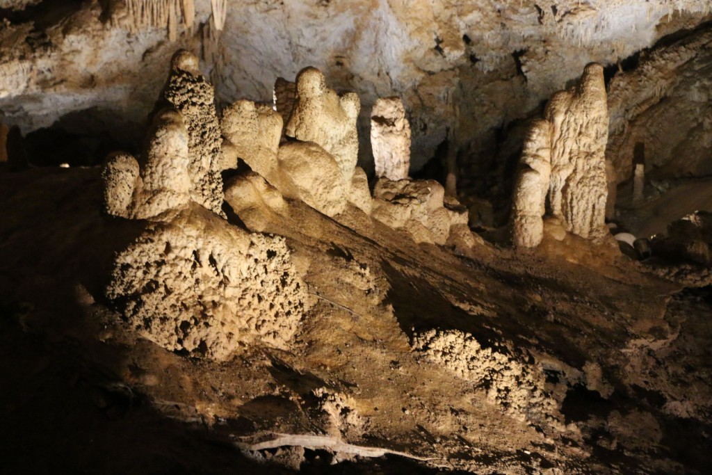 Lipa cave2