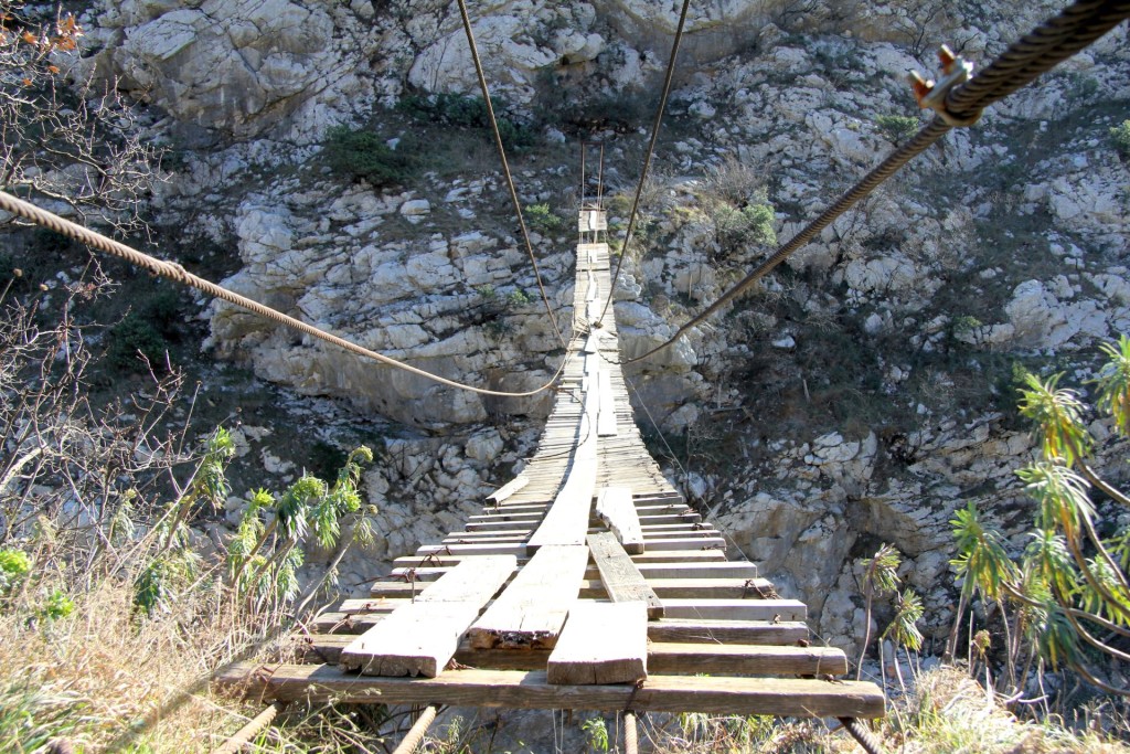 Moraca canyon suspension bridge7