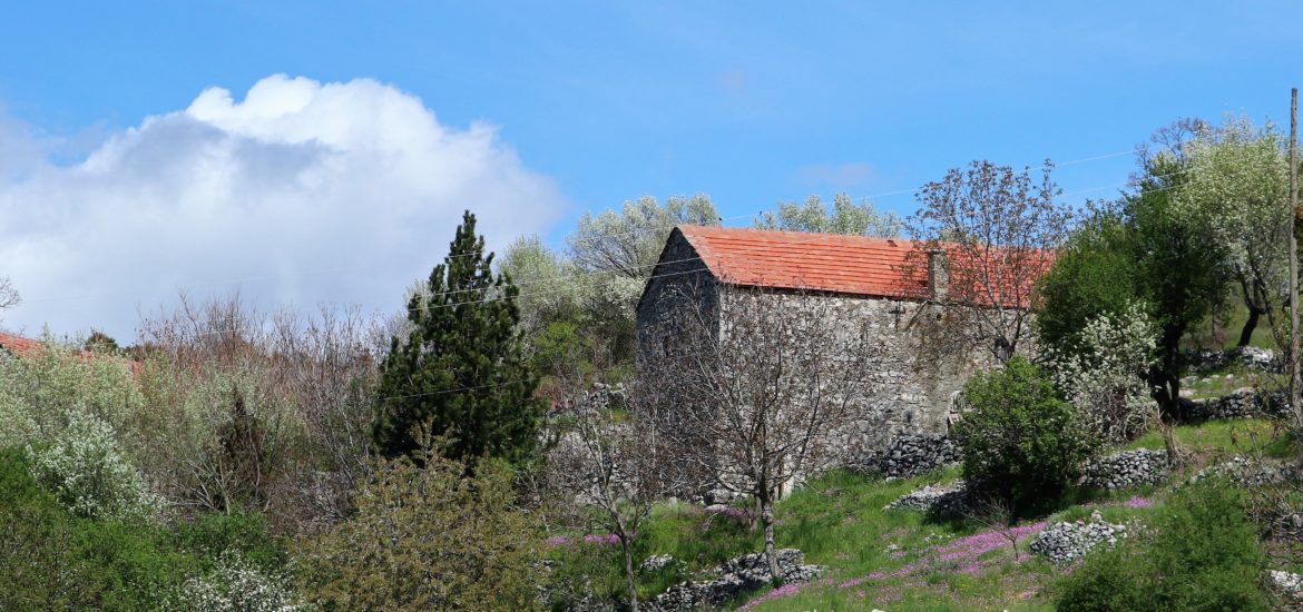 old stone house in Kucka Krajina