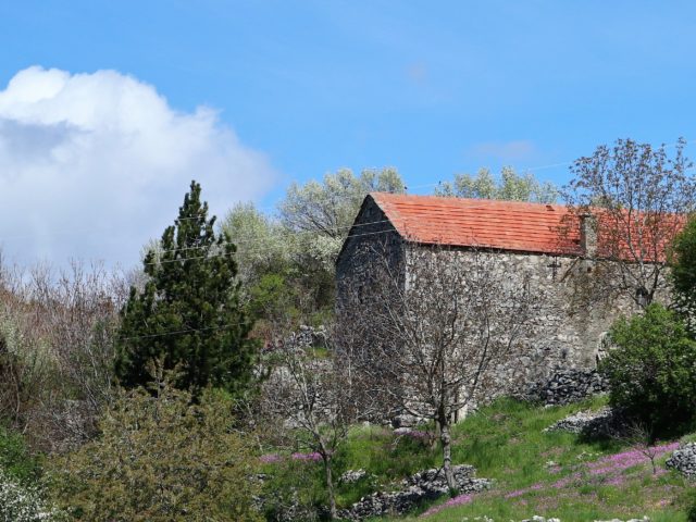 old stone house in Kucka Krajina